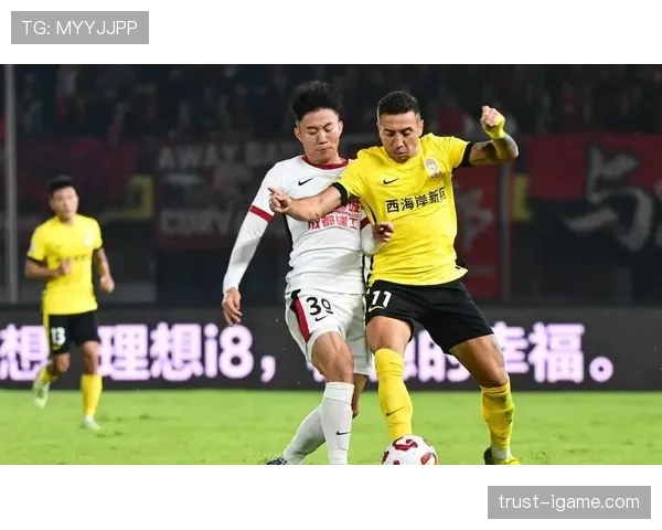 亚运会足球赛裁判争议判罚引热议，球迷与专家聚焦规则公正性