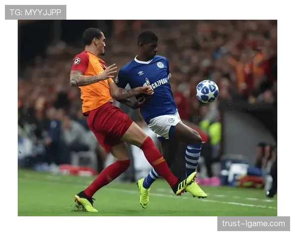 摩纳哥亮出全新进攻体系,战术革新显著提升球队竞争力 摩纳哥亮出全新进攻体系,战术革新显著提升球队竞争力