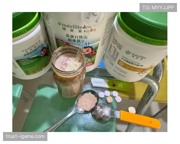 陈梦家的冰箱里塞满了蛋白粉，连饮料都按克称着喝